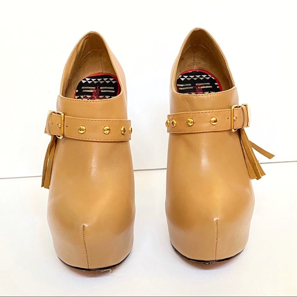 Taylor Says Anisa tan fringe gold buckle Indian skull heel ankle booties boot - Picture 3 of 13